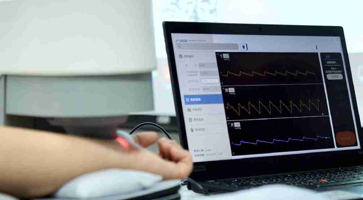 Wepay耘康以高解析与拟真的显示技术，，，，将其应用于中医检测，，提供“中医数位化检测方案”，，，，使传统中医检测结果数据化与可视化